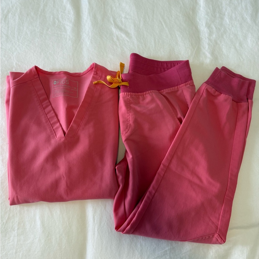 FIGS Neon Pink Scrub Set